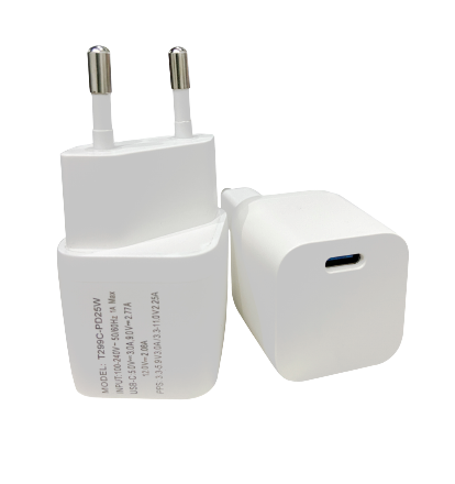 USB-C-Mini-Reiselader mit 30 Watt. Ansicht von hinten und seitlich